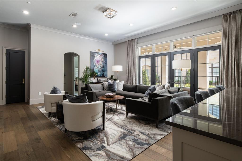Sur Le Lac Condo - Residential