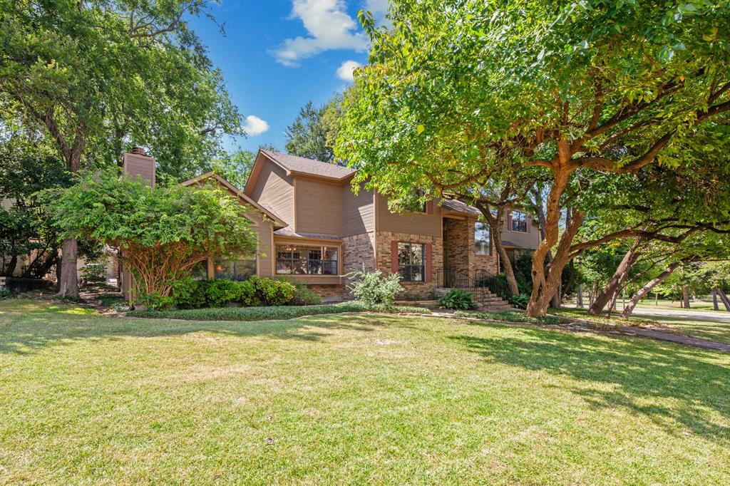 601 Carriage Trail