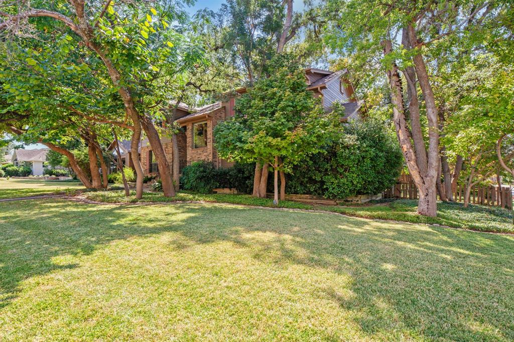 601 Carriage Trail