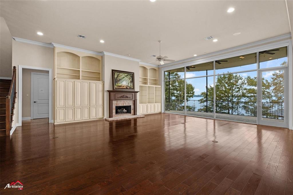 Lake Pointe Place - Residential