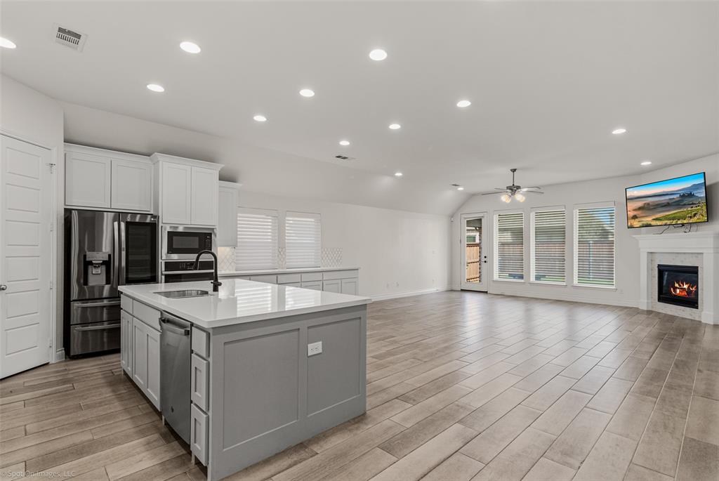 1009 Queens Lake Trail