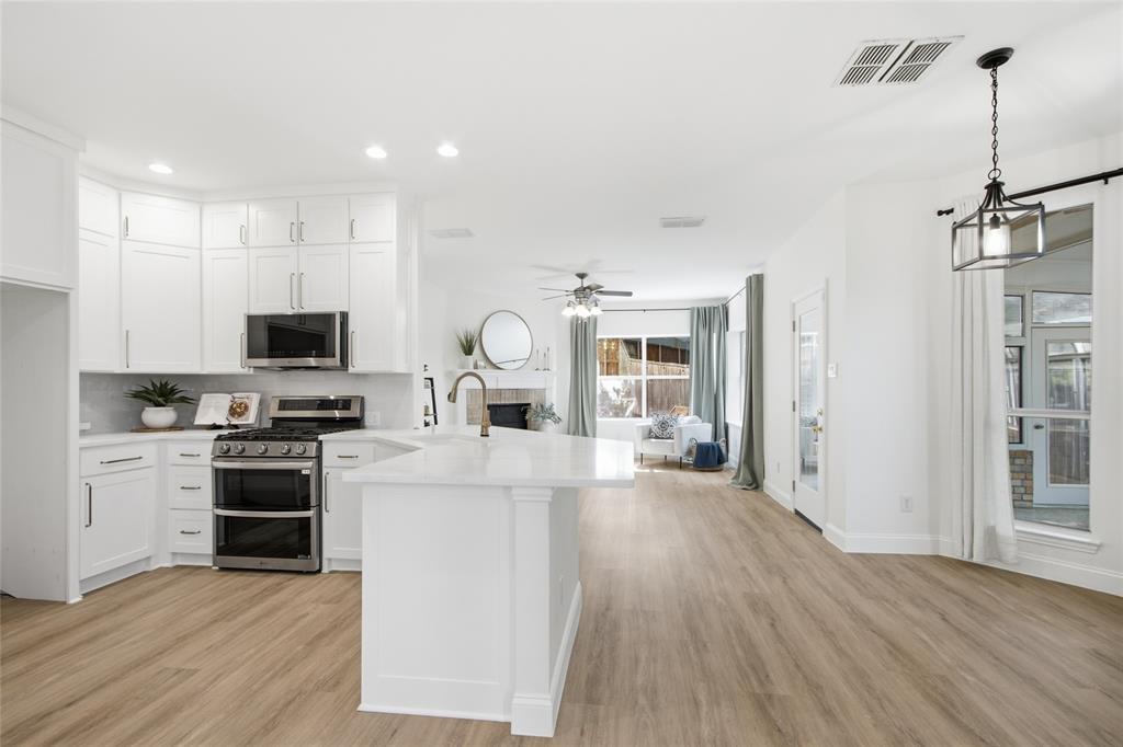 2815 Bur Oak Drive