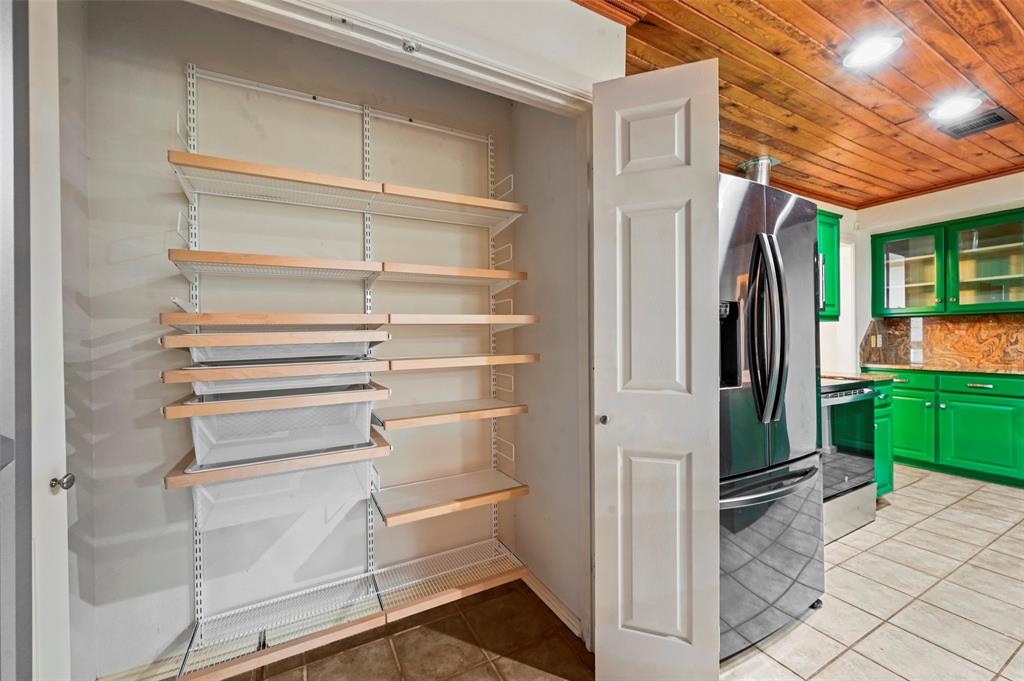 Carrollton, Texas 75010, United States, 3 Bedrooms Bedrooms, ,2 BathroomsBathrooms,Residential,Pending,5821