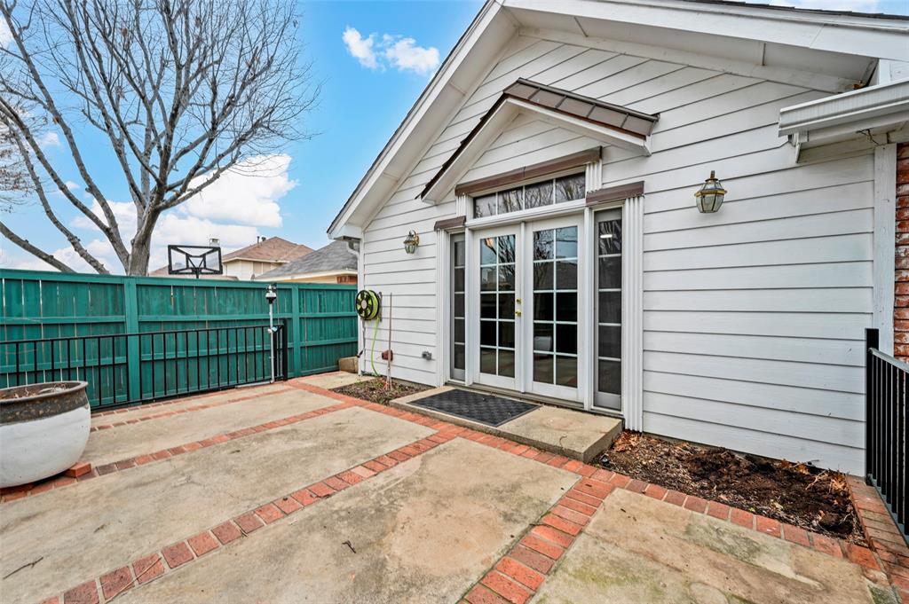 Carrollton, Texas 75010, United States, 3 Bedrooms Bedrooms, ,2 BathroomsBathrooms,Residential,Pending,5821