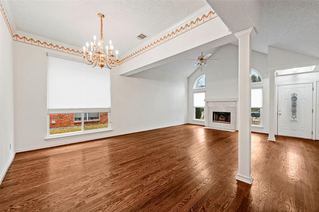 Carrollton, Texas 75010, United States, 3 Bedrooms Bedrooms, ,2 BathroomsBathrooms,Residential,Pending,5821