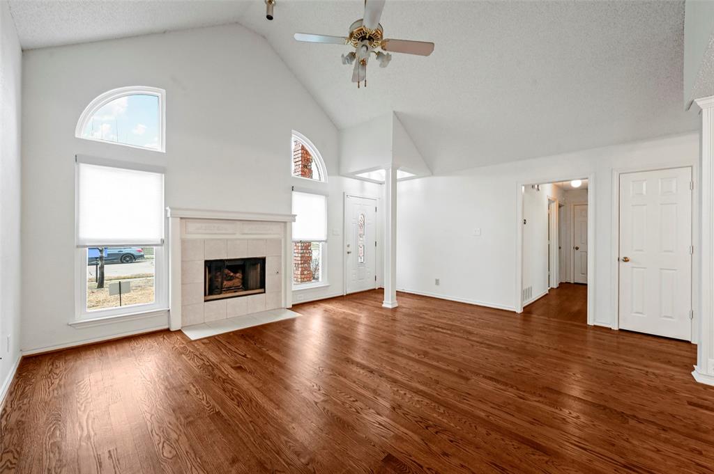 Carrollton, Texas 75010, United States, 3 Bedrooms Bedrooms, ,2 BathroomsBathrooms,Residential,Pending,5821