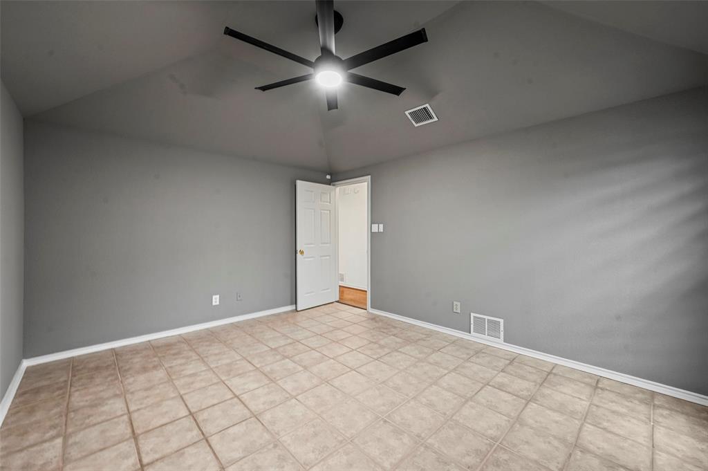 Carrollton, Texas 75010, United States, 3 Bedrooms Bedrooms, ,2 BathroomsBathrooms,Residential,Pending,5821