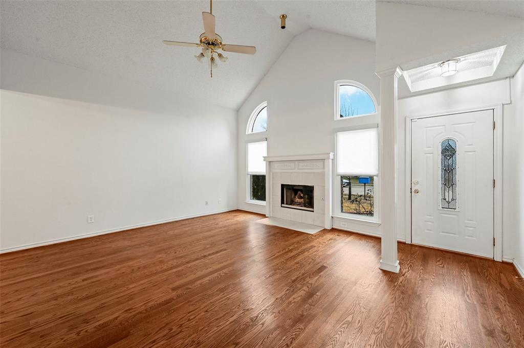 Carrollton, Texas 75010, United States, 3 Bedrooms Bedrooms, ,2 BathroomsBathrooms,Residential,Pending,5821