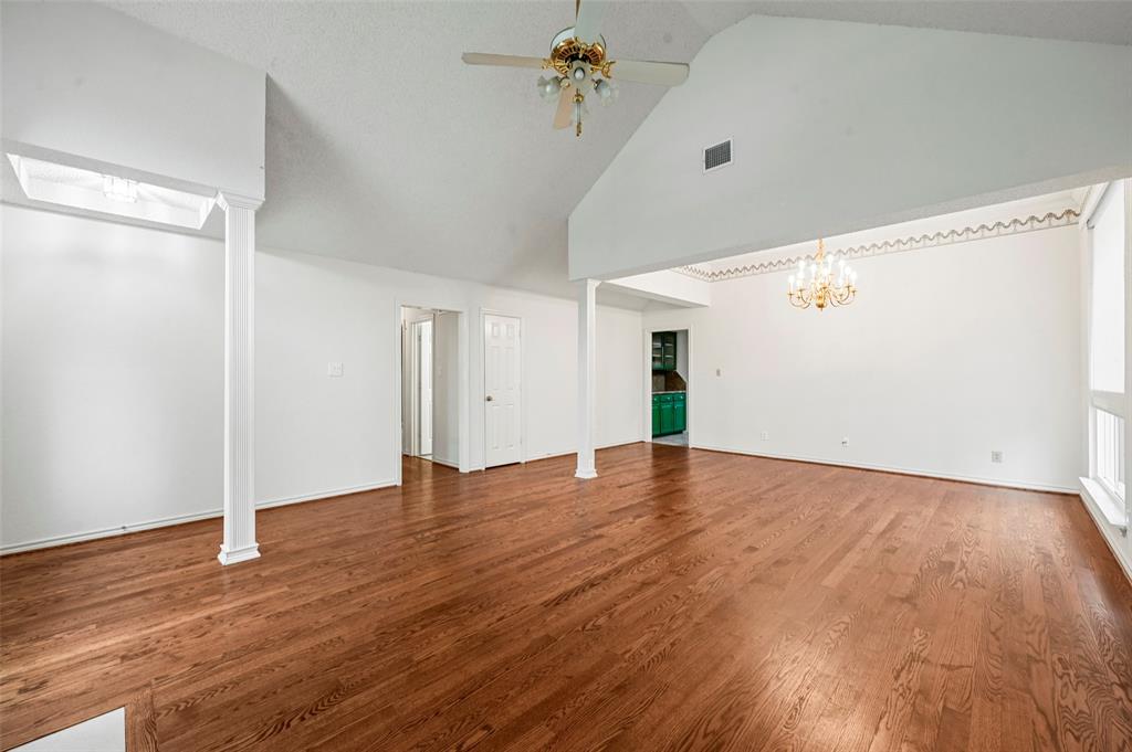 Carrollton, Texas 75010, United States, 3 Bedrooms Bedrooms, ,2 BathroomsBathrooms,Residential,Pending,5821