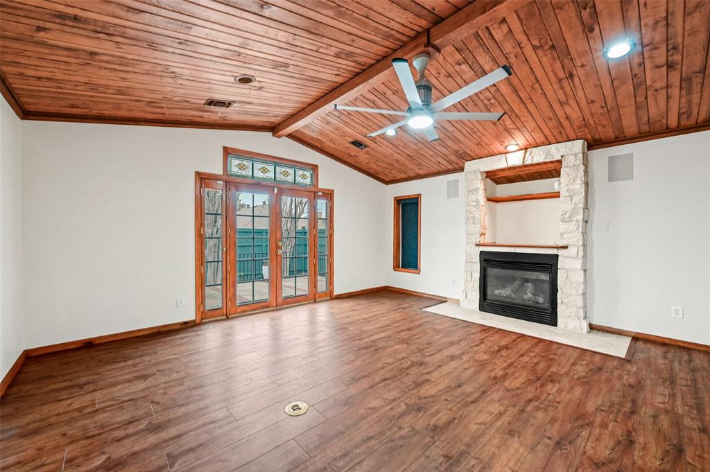 Carrollton, Texas 75010, United States, 3 Bedrooms Bedrooms, ,2 BathroomsBathrooms,Residential,Pending,5821