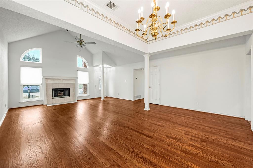 Carrollton, Texas 75010, United States, 3 Bedrooms Bedrooms, ,2 BathroomsBathrooms,Residential,Pending,5821