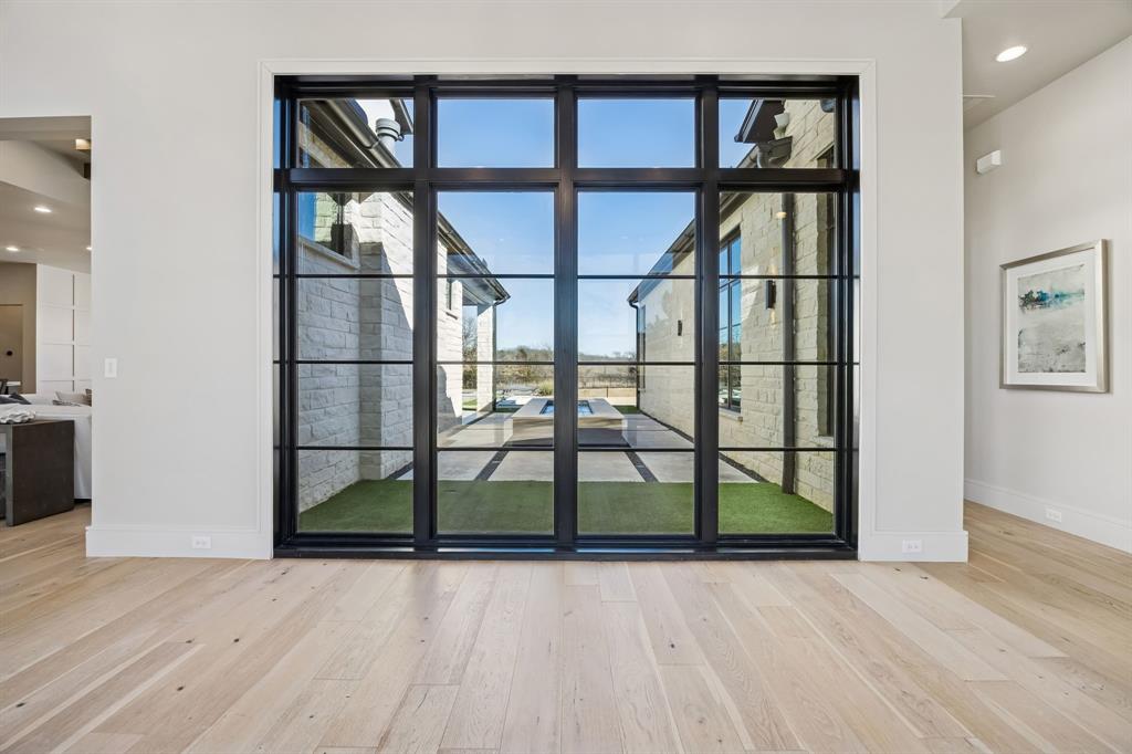 4401 Saddleback Lane