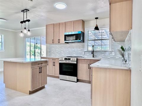 1015 Noble Avenue Carrollton TX 75006