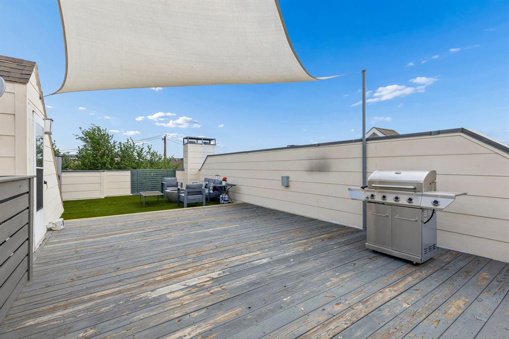 Lewis Court Twnhms - Residential