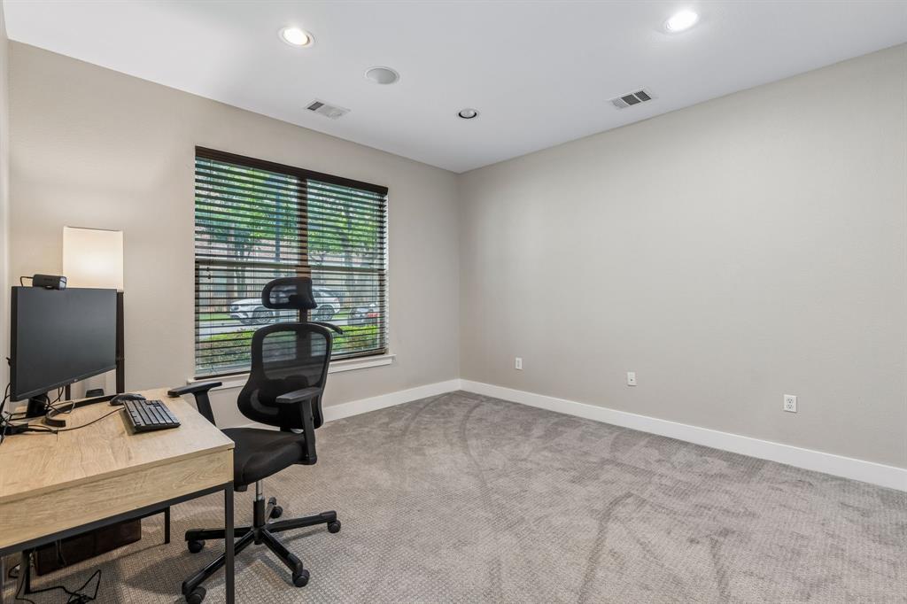 Lewis Court Twnhms - Residential