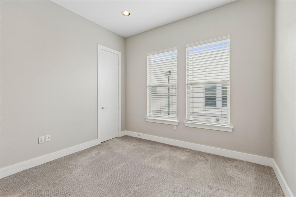 Lewis Court Twnhms - Residential