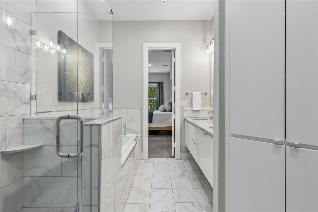 Lewis Court Twnhms - Residential