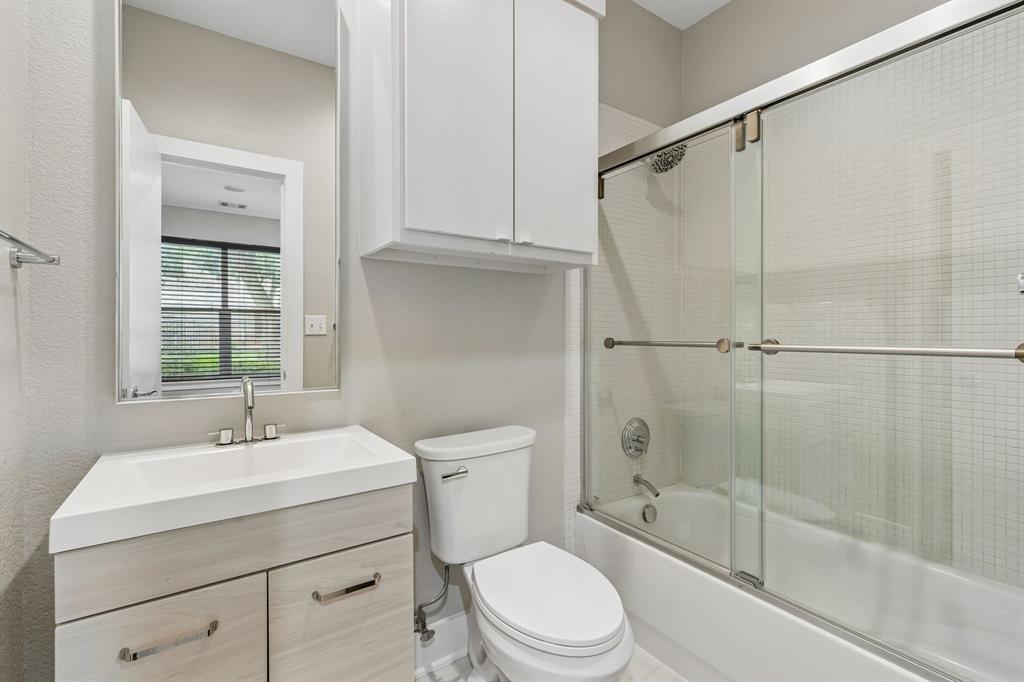 Lewis Court Twnhms - Residential