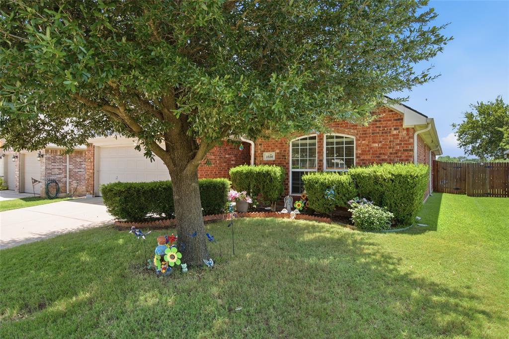 1516 Baslow Lane