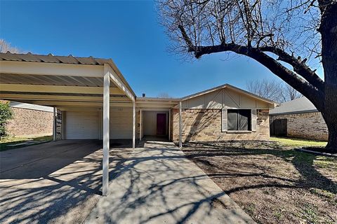 Photo of 7524 Cedarhill Road, Watauga, TX 76148 (MLS # 21198416)