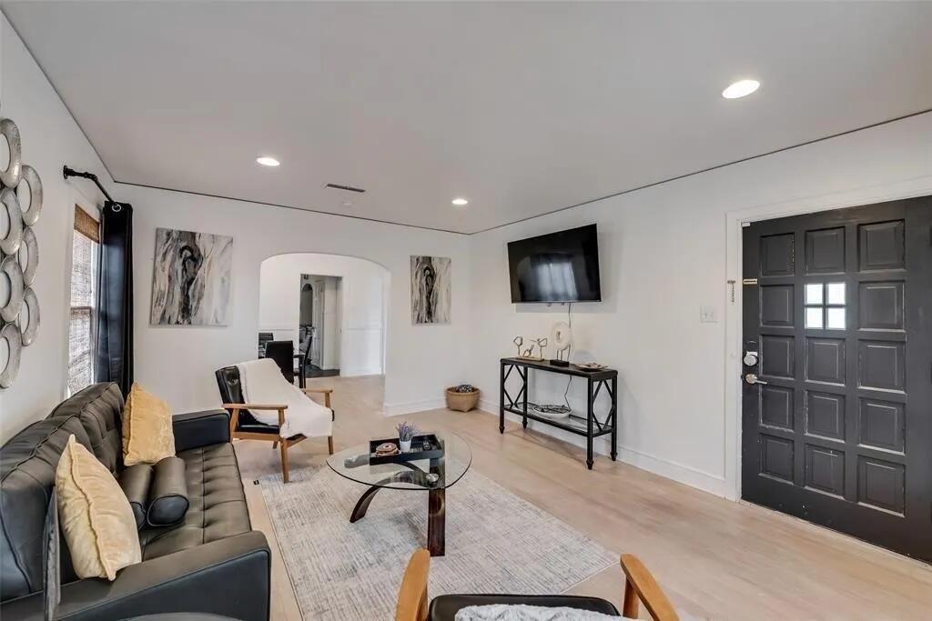 2707 Burlington Boulevard
