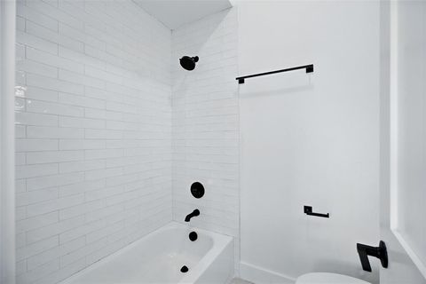 Tiny photo for 312 N Lancaster Avenue, Dallas, TX 75203 (MLS # 21046966)