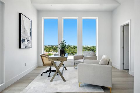 Tiny photo for 312 N Lancaster Avenue, Dallas, TX 75203 (MLS # 21046966)