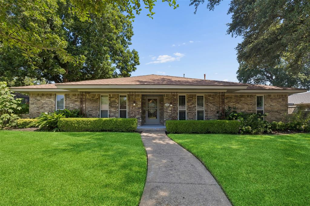 2829 Teakwood Lane