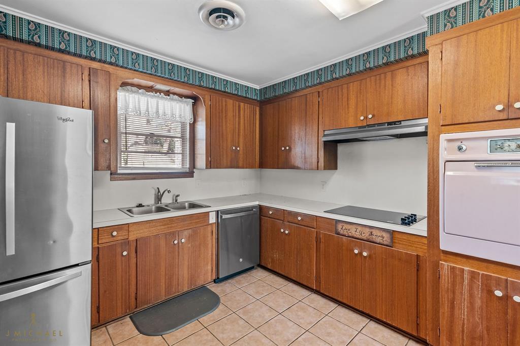 Swedes Broadmoor Terrace Sub - Residential Lease