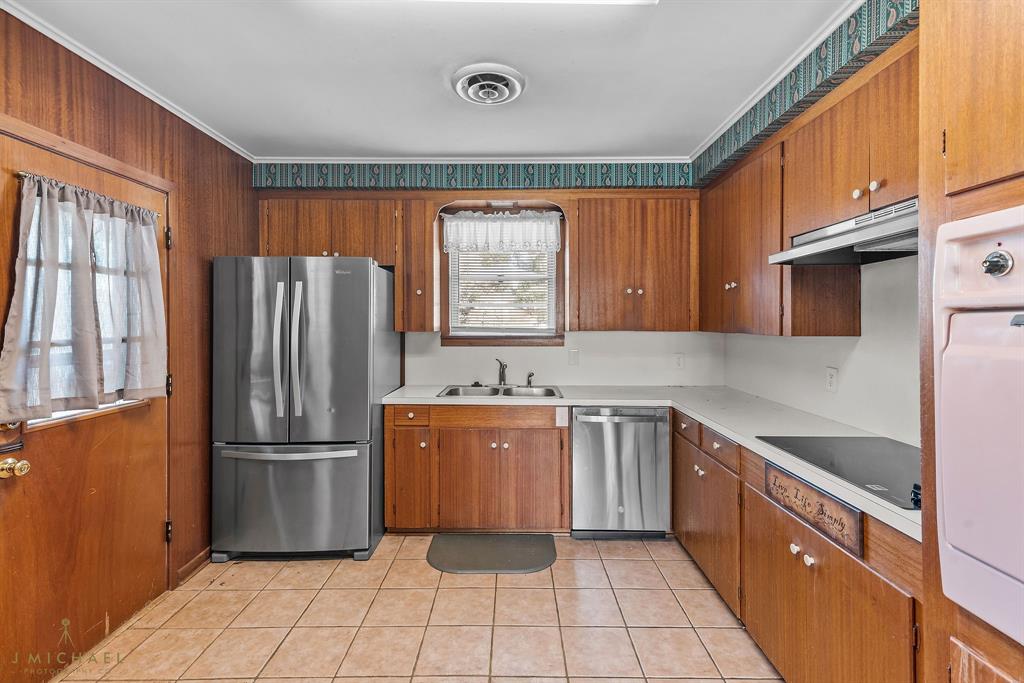 Swedes Broadmoor Terrace Sub - Residential Lease