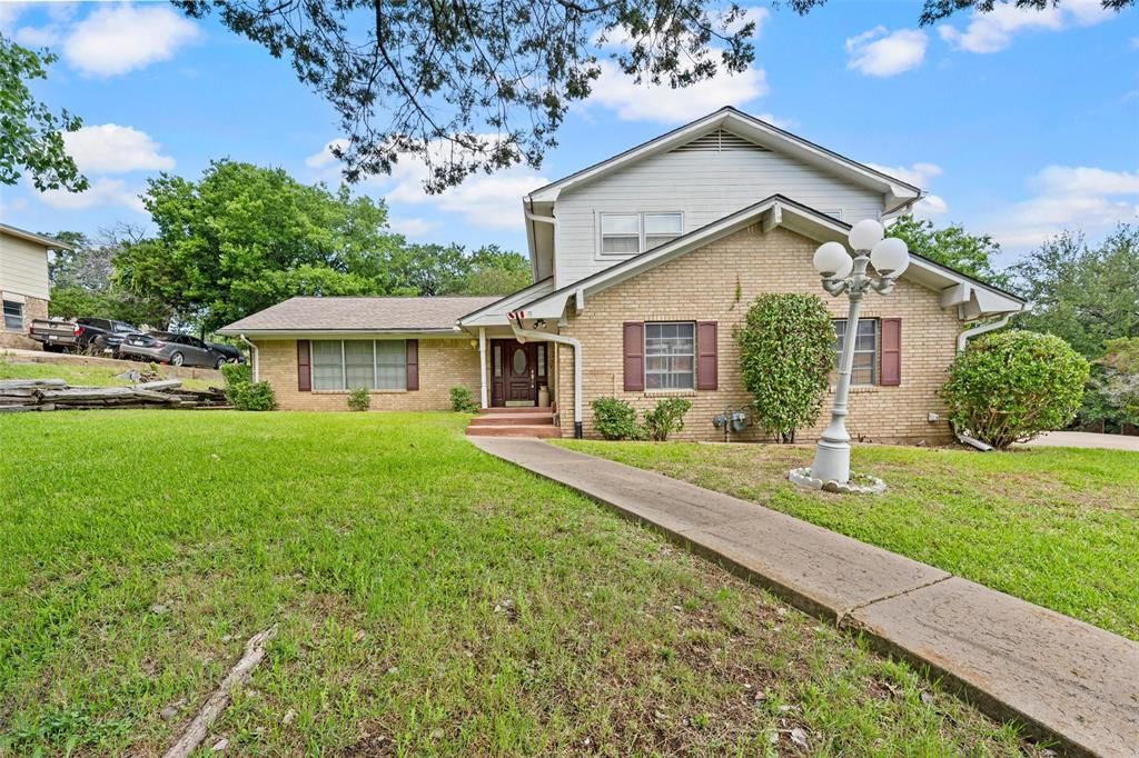 Photo of 9547 Brookhollow Drive, Woodway, TX 76712 (MLS # 21268228)