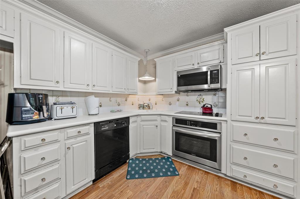 9547 Brookhollow Drive