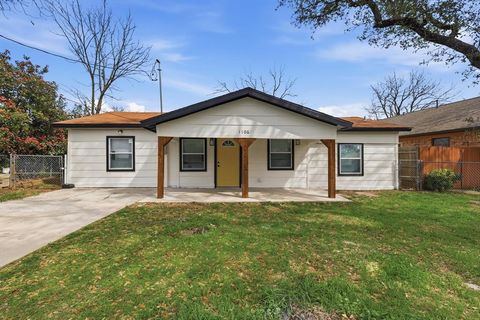 Photo of 1106 Franklin Street, Weatherford, TX 76086 (MLS # 21211680)