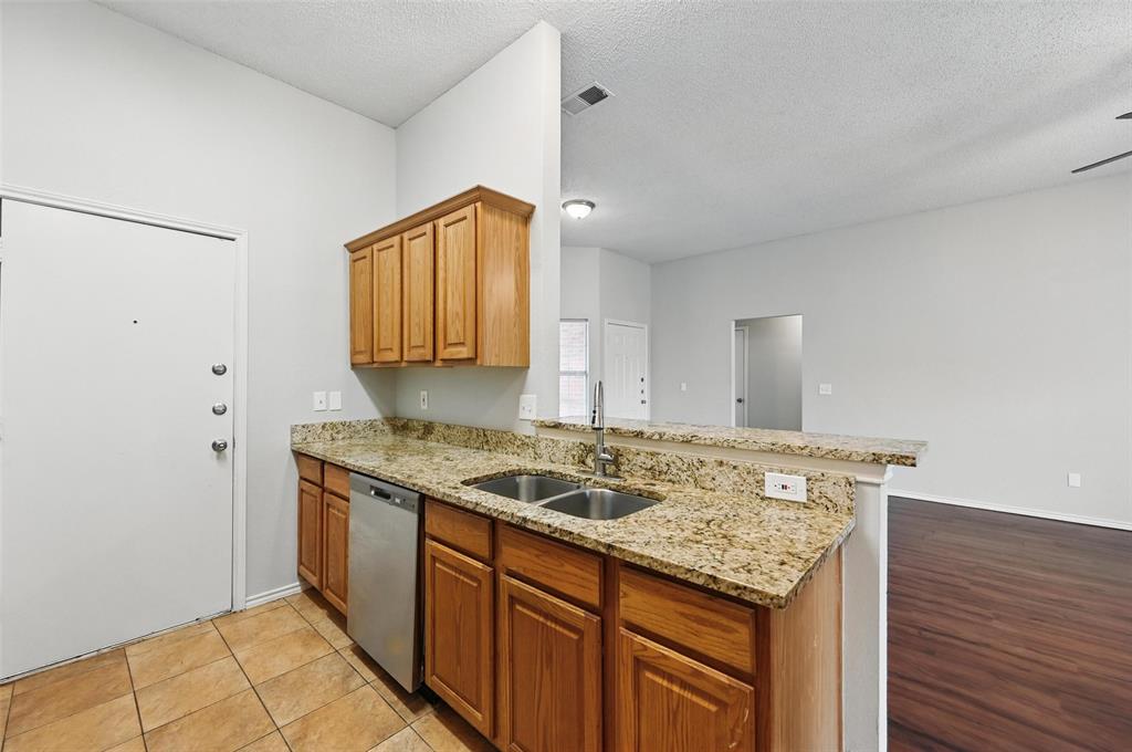 1412 Mockingbird Lane