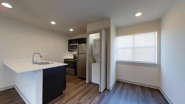 2106 Bennett Avenue 210