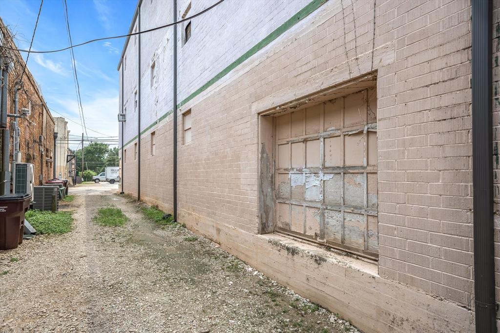 180 W Tyler Street