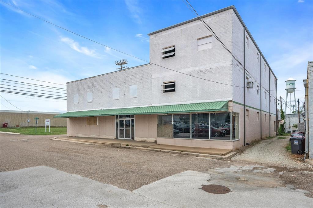 180 W Tyler Street