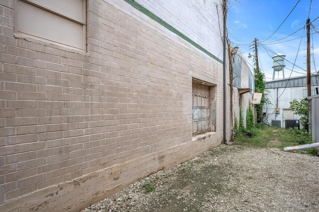 180 W Tyler Street