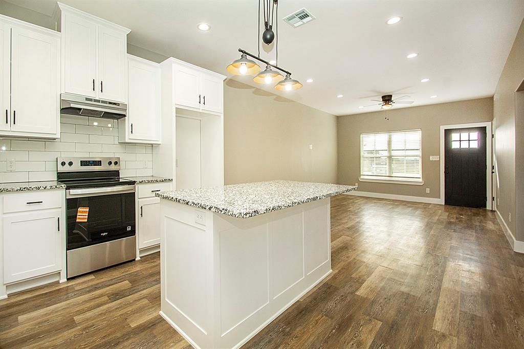 Photo of 20492 US Hwy 377 #C, Whitesboro, TX 76273 (MLS # 21308534)
