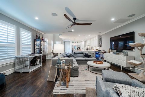 Tiny photo for 5517 Longview Street, Dallas, TX 75206 (MLS # 21083621)