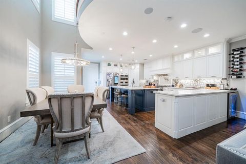 Tiny photo for 5517 Longview Street, Dallas, TX 75206 (MLS # 21083621)