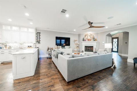 Tiny photo for 5517 Longview Street, Dallas, TX 75206 (MLS # 21083621)