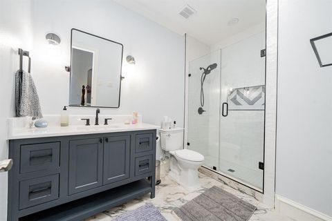 Tiny photo for 5517 Longview Street, Dallas, TX 75206 (MLS # 21083621)