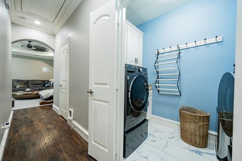 Tiny photo for 5517 Longview Street, Dallas, TX 75206 (MLS # 21083621)