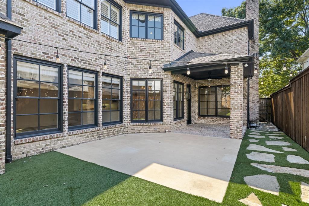 Summitt Lawn - Residential