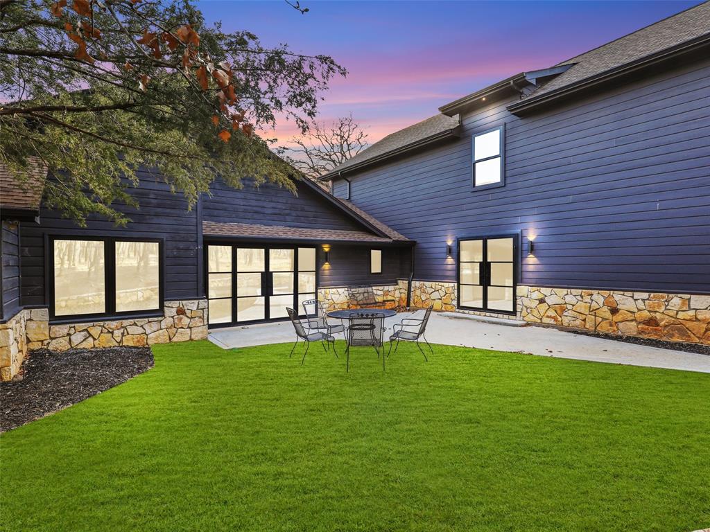 Springfield - Commercial Sale