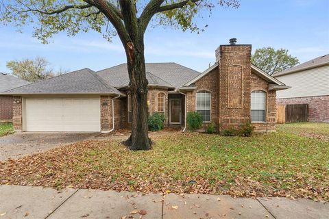 5302 Andalusia Trail Arlington TX 76017