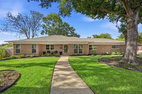 Photo of 1817 Catalina Circle, Sherman, TX 75092 (MLS # 21423712)