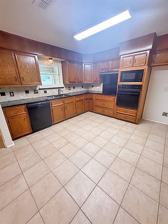 1429 Lakeshore Boulevard