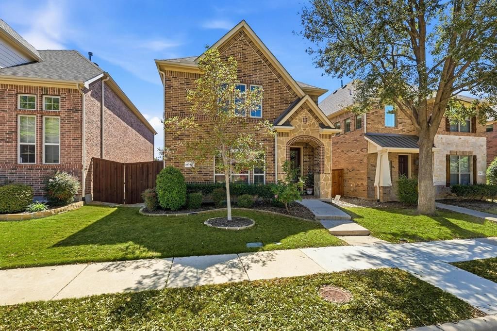 Photo of 1708 Snow Owl Court, Carrollton, TX 75010 (MLS # 21215505)